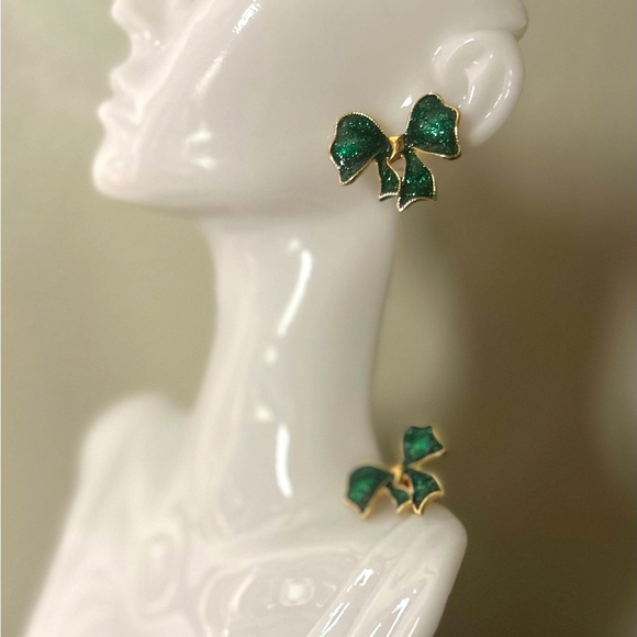 Glittery Bowknot Druzy Emerald Green Gold Stud Earrings St. Patrick’s Day NEW - Picture 10 of 10